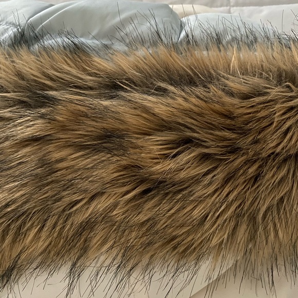 Columbia Cream Down Winter Vest - Picture 6 of 9